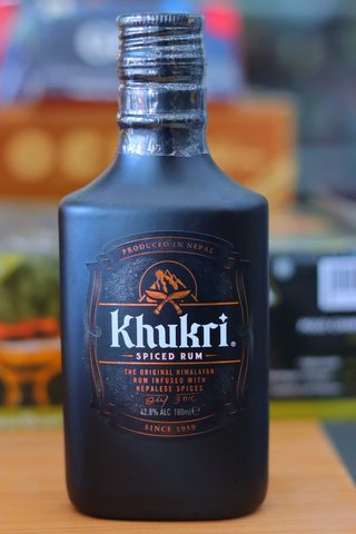 KHUKRI SPICED RUM BLACK 180ML