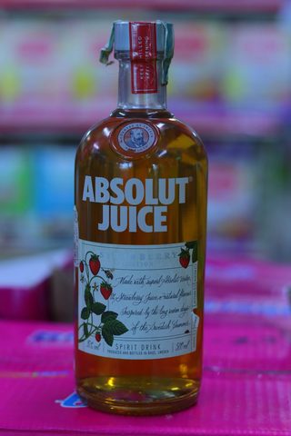 ABSOLUT JUICE STRAWBERRY 500ML MRP-4563/-